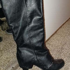 Boots 5.5 size